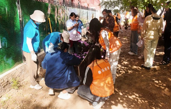 【每日甘肃网】兰州交通大学建筑学院与万里社区共建校社协同育人实践新课堂