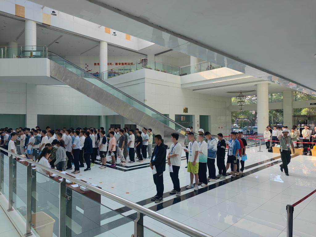 【新甘肃】兰州交通大学全力保障军队院校在甘招生面试工作