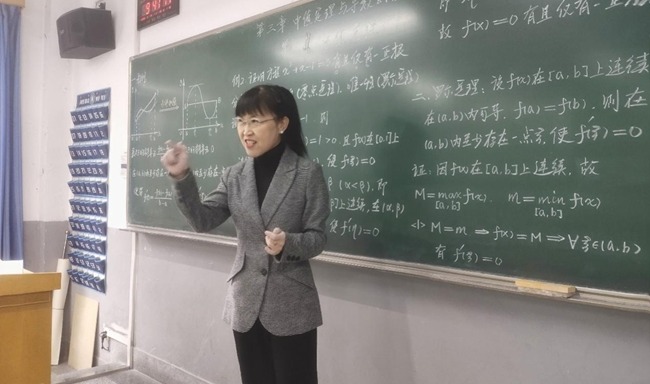 【每日甘肃网】丹心映桃李 薪火照杏坛——兰州交通大学数理学院教师以教育家精神绘就育人华章